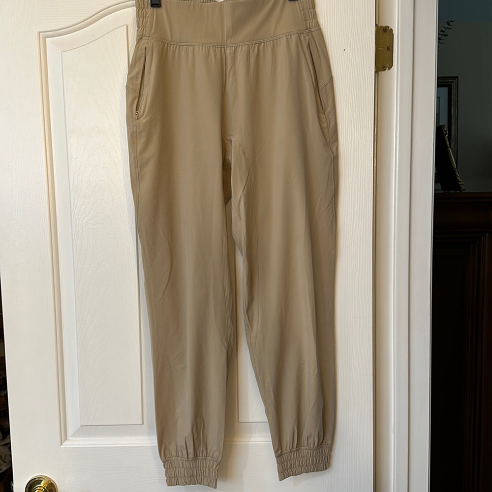 Lululemon tan joggers